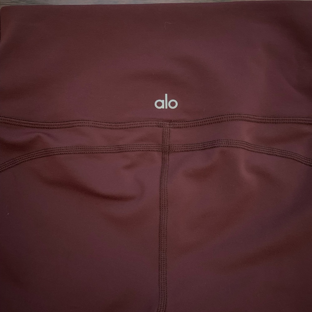 Alo Wrapped Legging - Picture 6 of 7